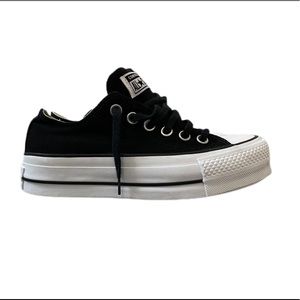 Converse black low platform (size 5.5) in women
